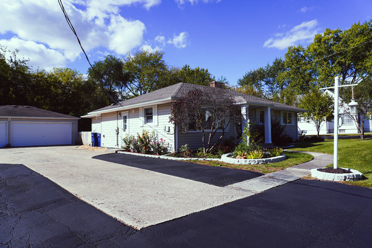 964 Magnolia Avenue, Gurnee, IL 60031