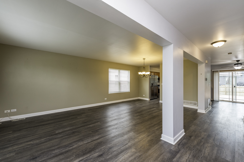 686 Chippewa Circle, Round Lake Heights, IL 60073