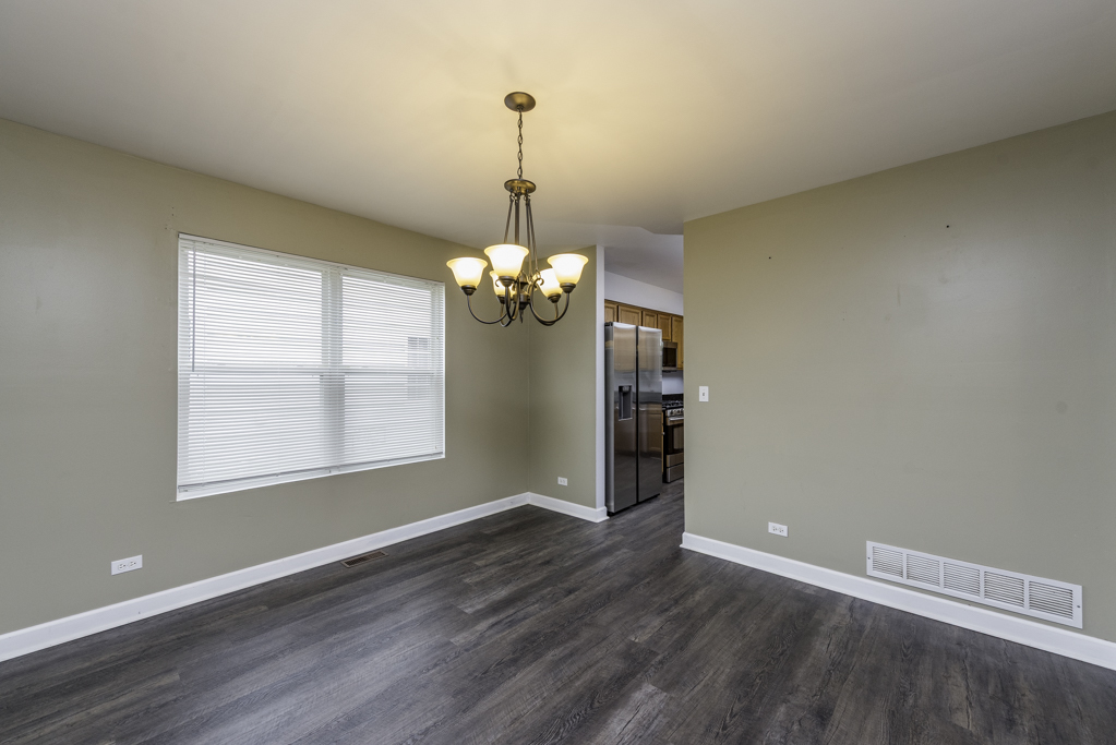 686 Chippewa Circle, Round Lake Heights, IL 60073