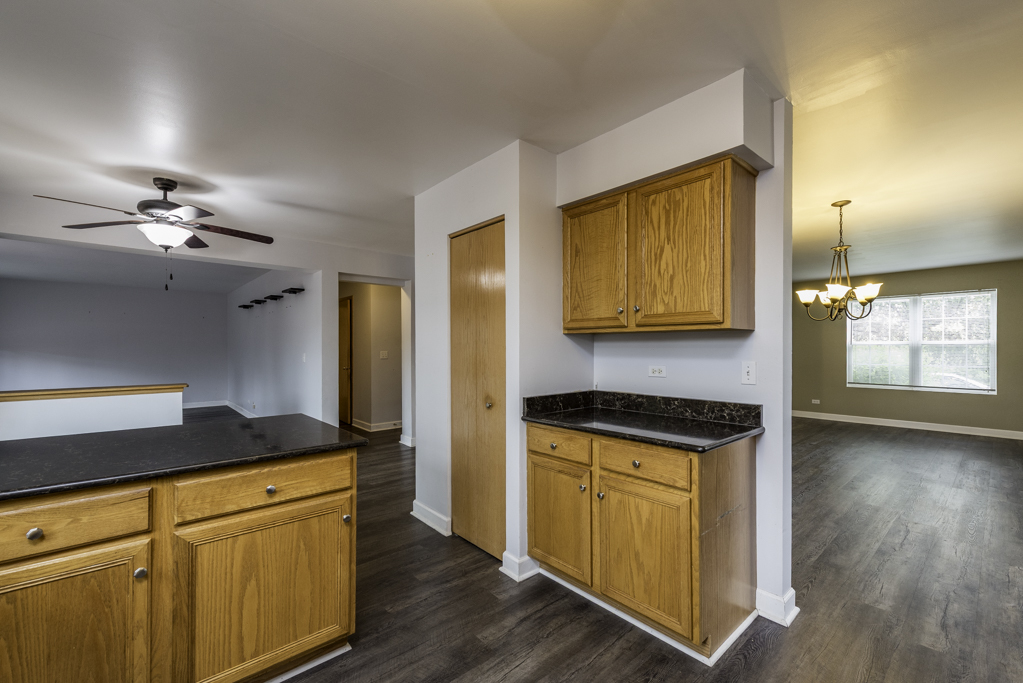 686 Chippewa Circle, Round Lake Heights, IL 60073