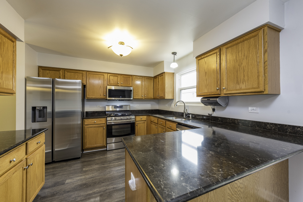 686 Chippewa Circle, Round Lake Heights, IL 60073