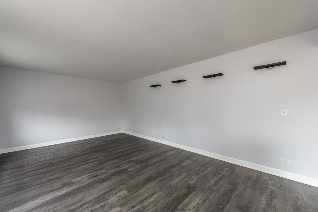 686 Chippewa Circle, Round Lake Heights, IL 60073