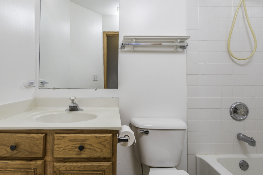 686 Chippewa Circle, Round Lake Heights, IL 60073