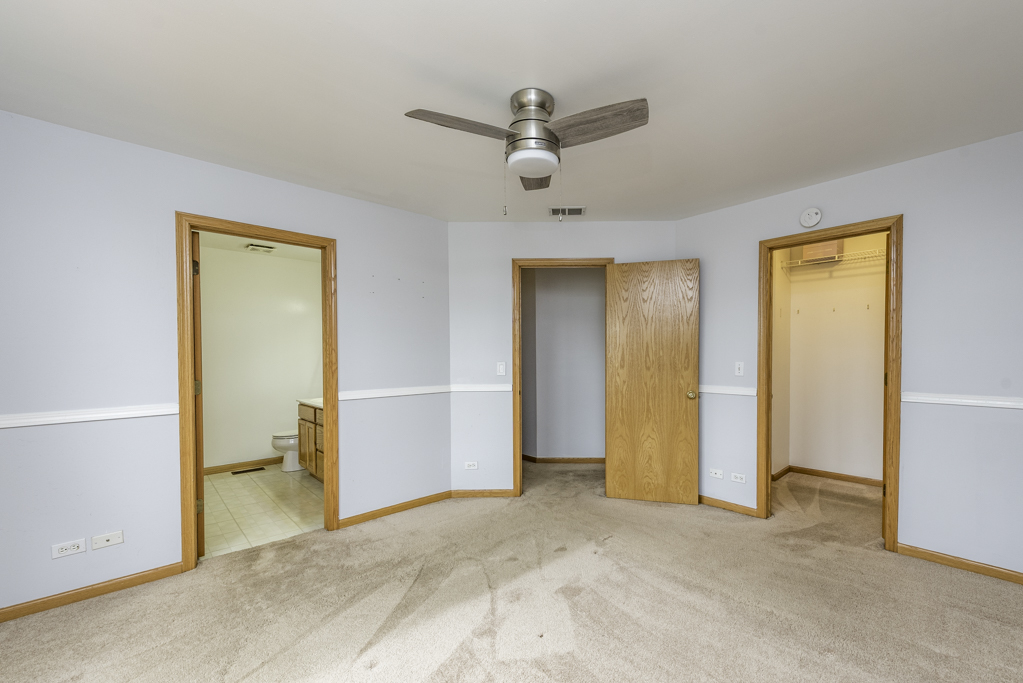 686 Chippewa Circle, Round Lake Heights, IL 60073