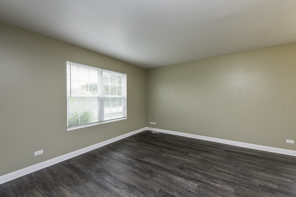 686 Chippewa Circle, Round Lake Heights, IL 60073