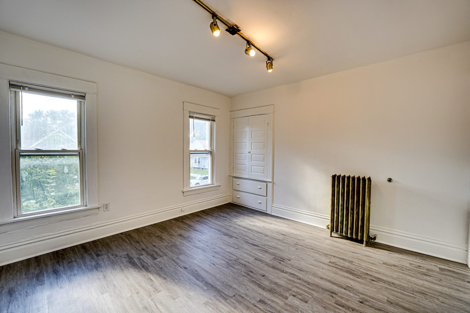 523 GRAND Avenue #2, Aurora, IL 60506