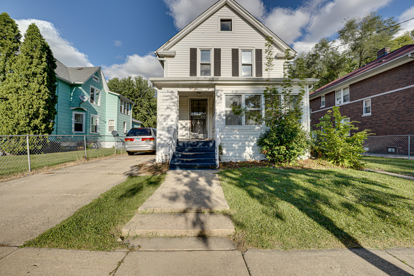 523 GRAND Avenue #2, Aurora, IL 60506