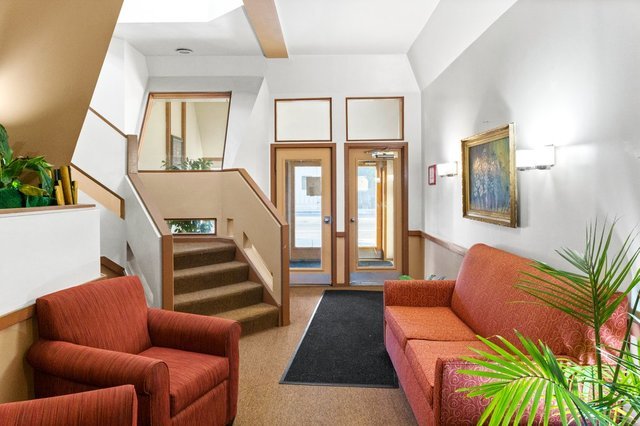 6337 Roosevelt Road #103, Berwyn, IL 60402
