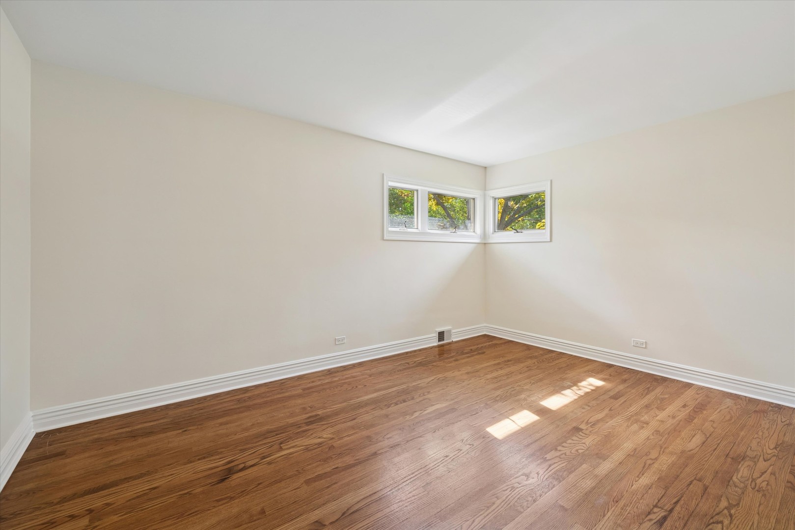 522 W Council Trail, Mount Prospect, IL 60056