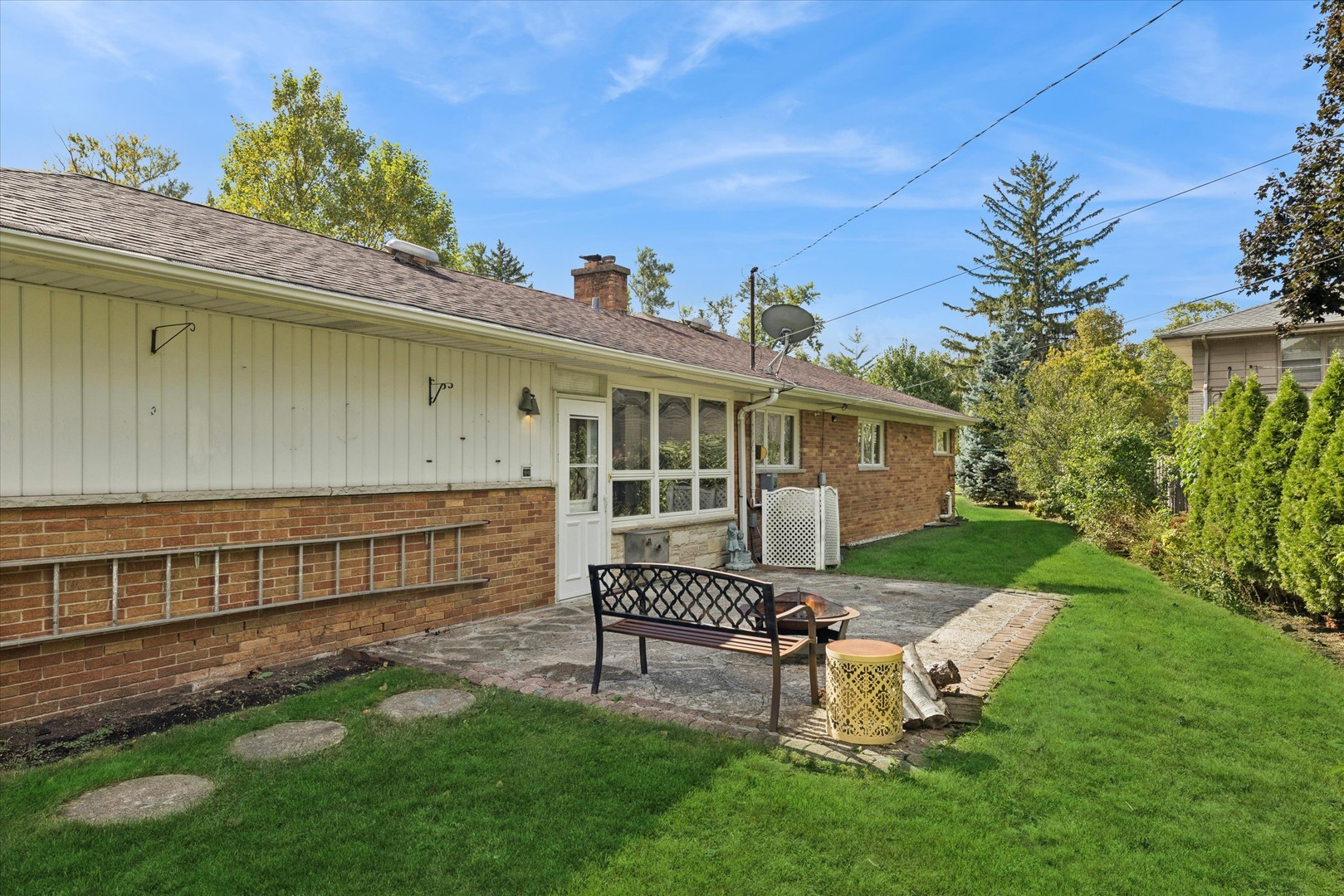 522 W Council Trail, Mount Prospect, IL 60056