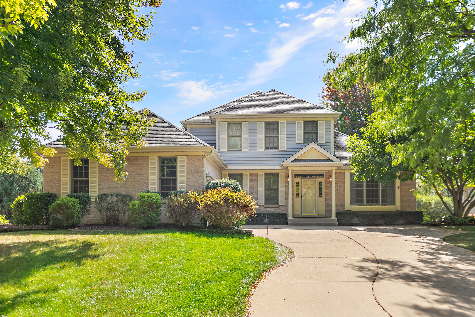 1010 Forest Trail, Sugar Grove, IL 60554