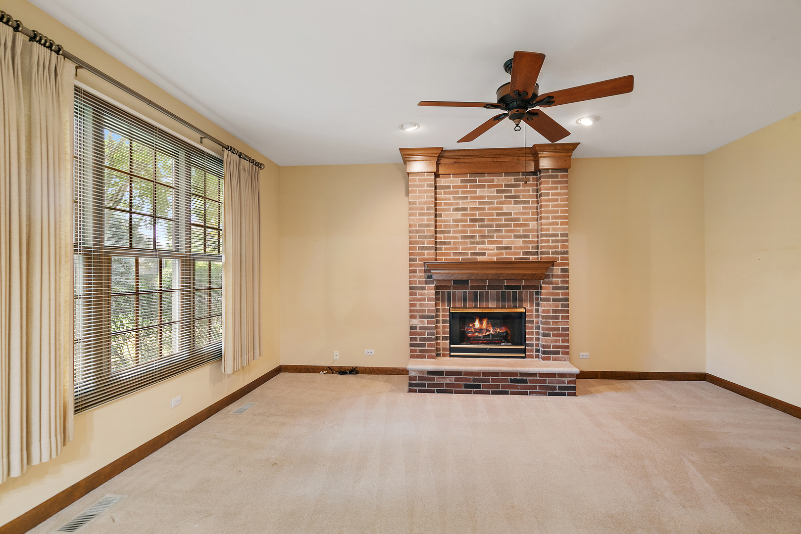 1010 Forest Trail, Sugar Grove, IL 60554