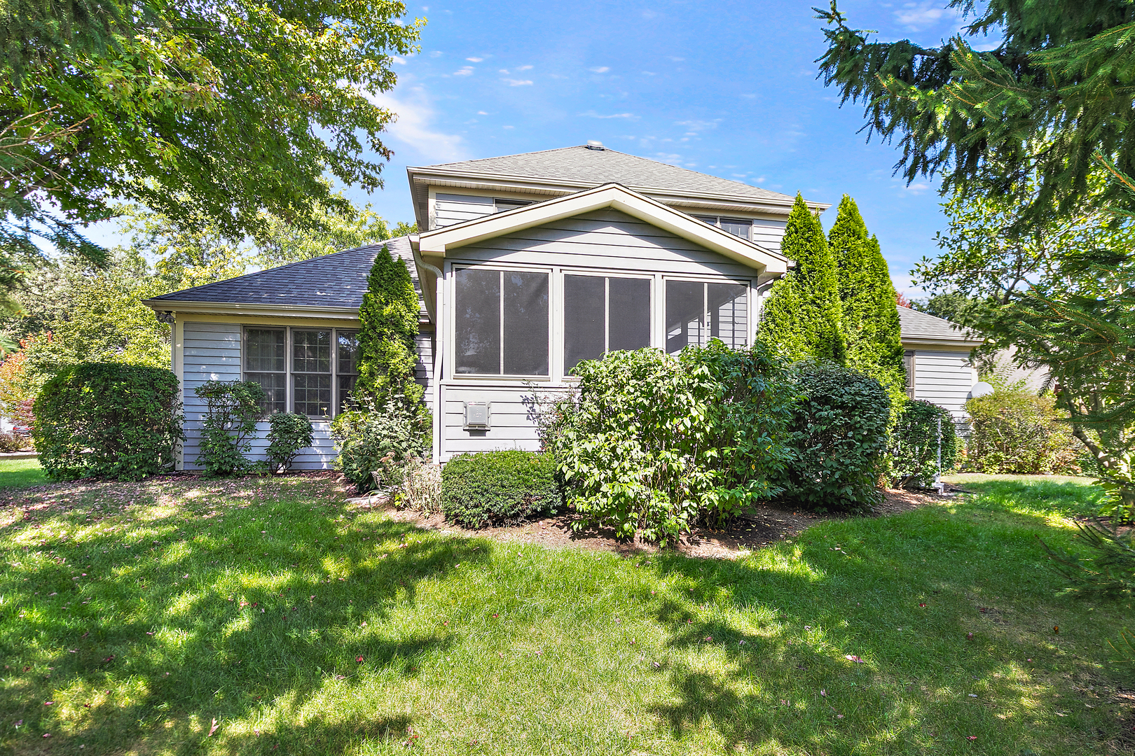 1010 Forest Trail, Sugar Grove, IL 60554
