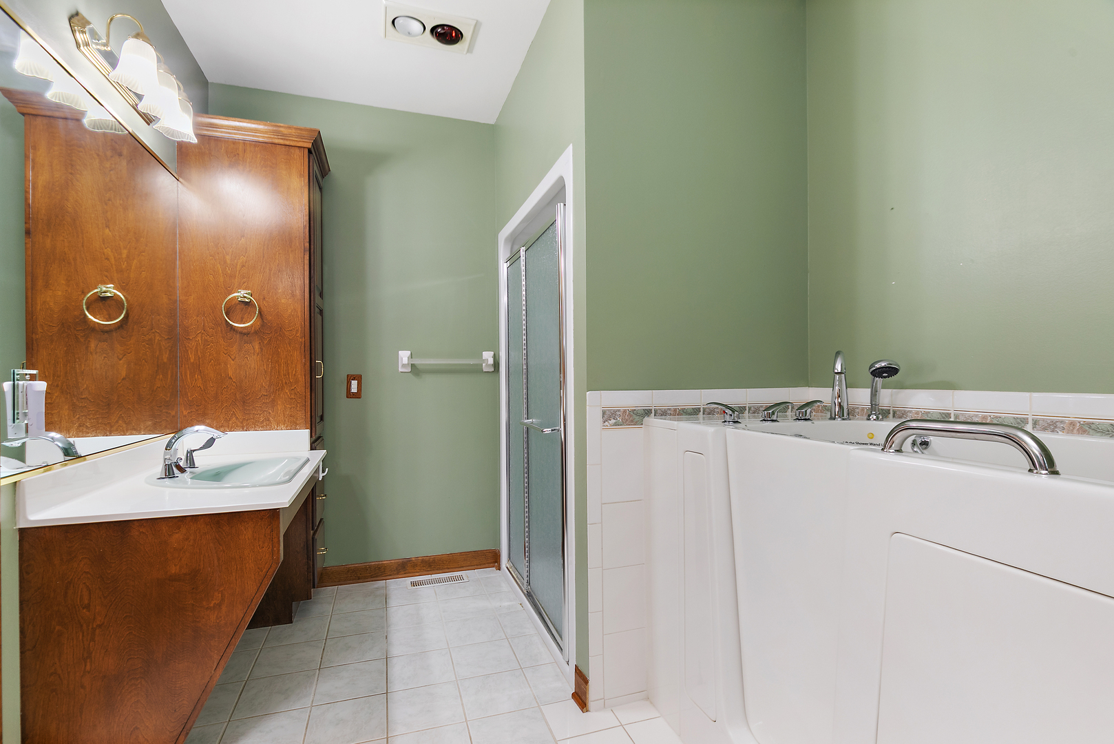 1010 Forest Trail, Sugar Grove, IL 60554