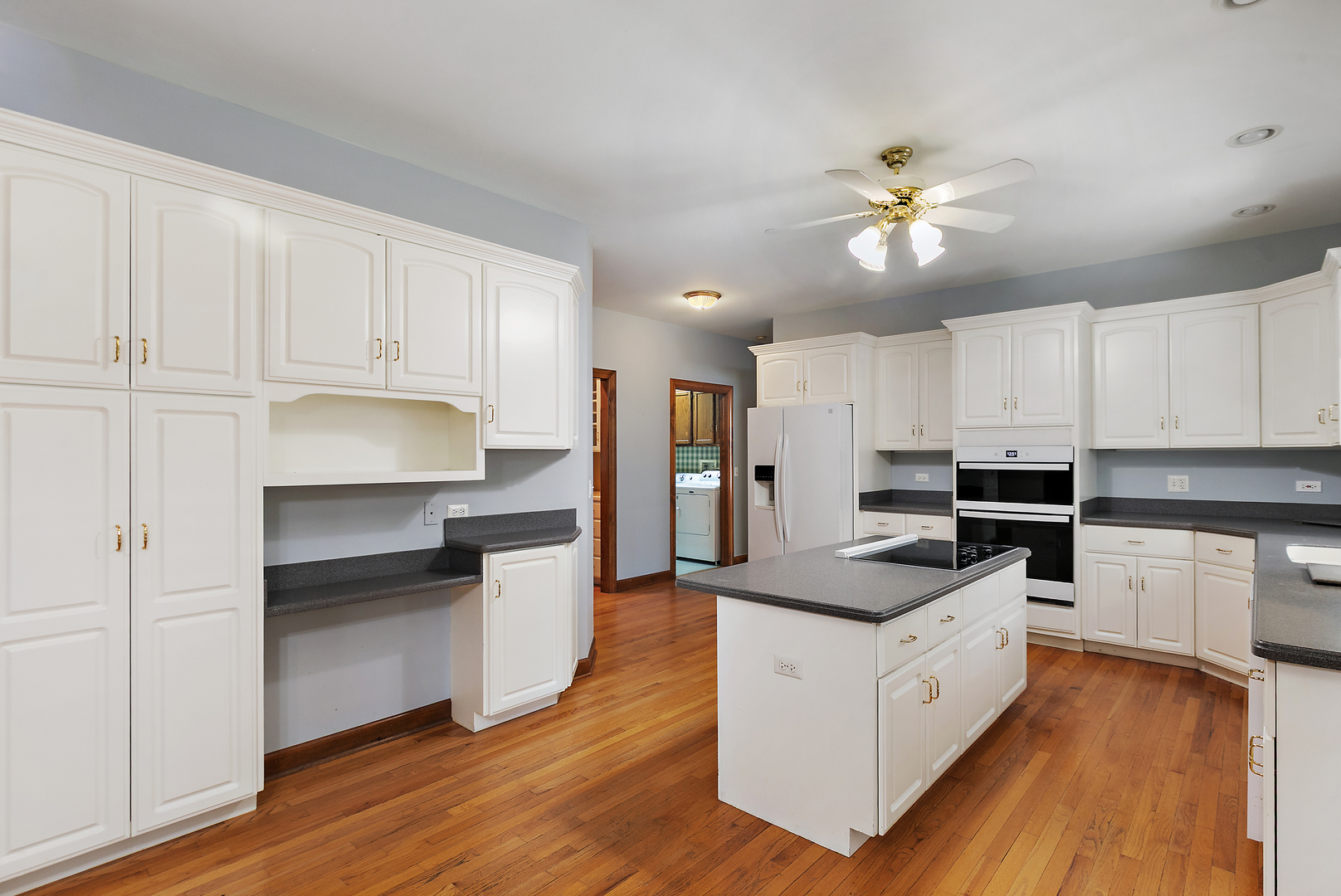 1010 Forest Trail, Sugar Grove, IL 60554