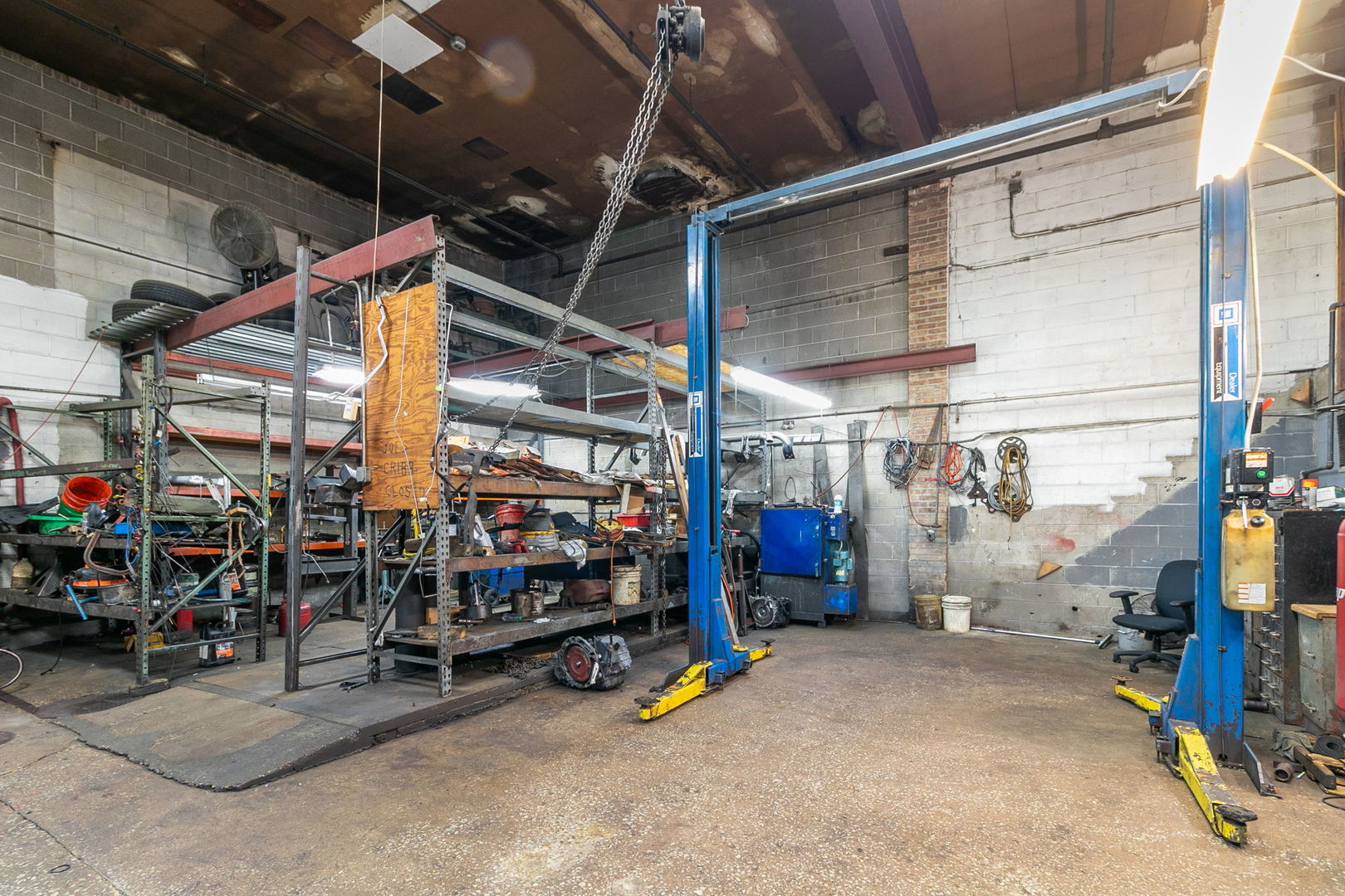 1825 S 17th Avenue, Broadview, IL 60155