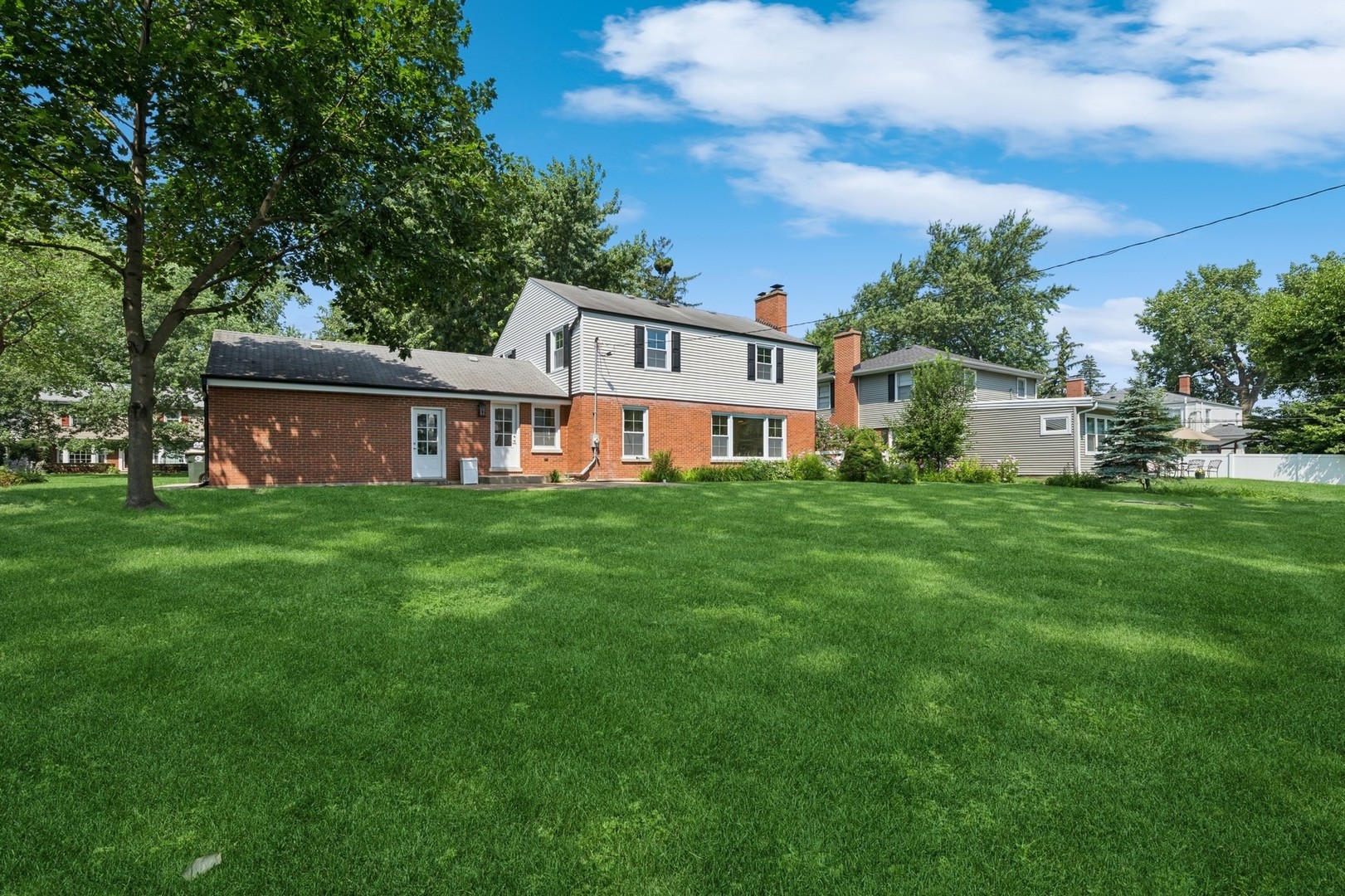 201 S Stratford Road, Arlington Heights, IL 60004