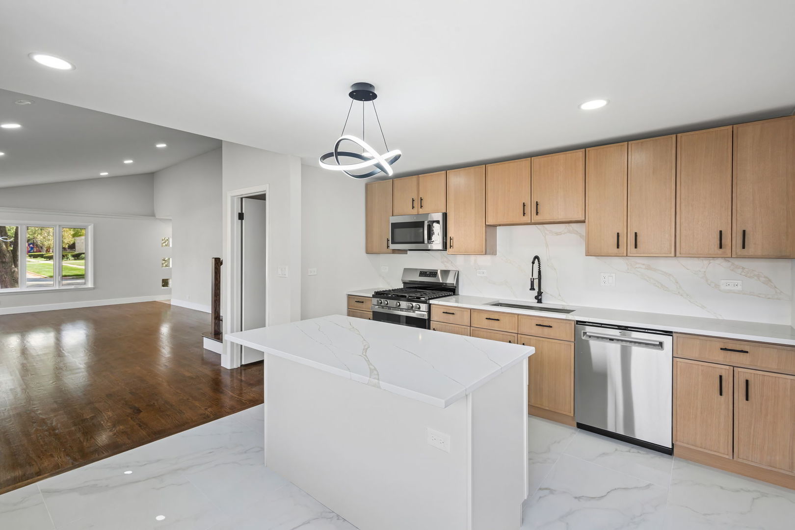17700 70th Court, Tinley Park, IL 60477