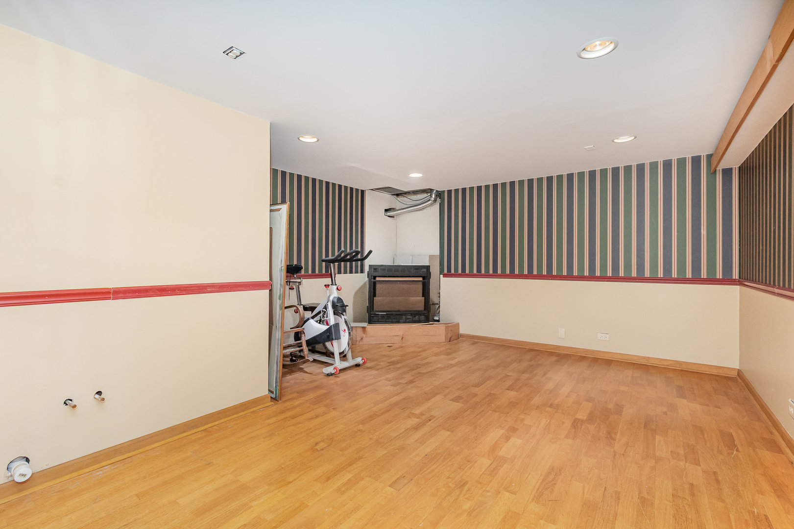 2921 Autumn Drive, Woodridge, IL 60517