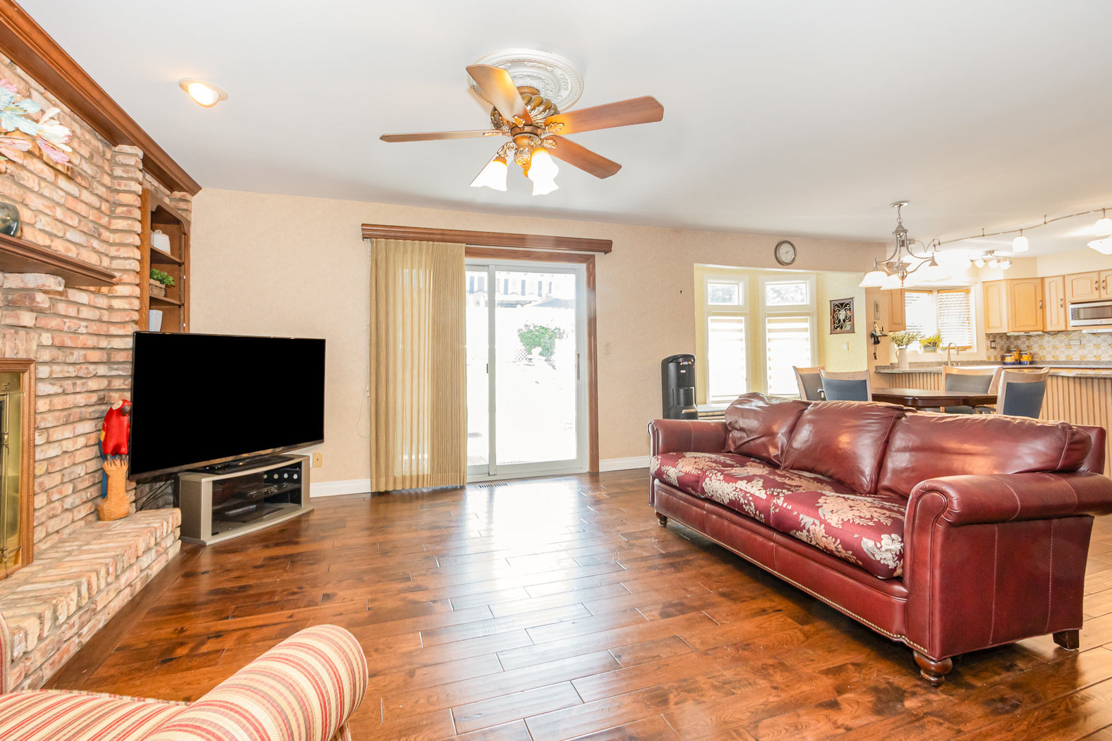 2921 Autumn Drive, Woodridge, IL 60517