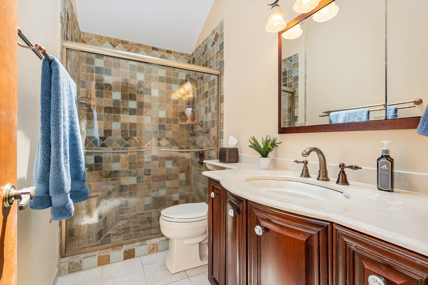 2921 Autumn Drive, Woodridge, IL 60517