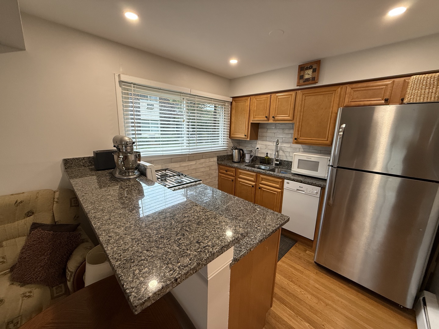 8896 David Place #1H, Des Plaines, IL 60016