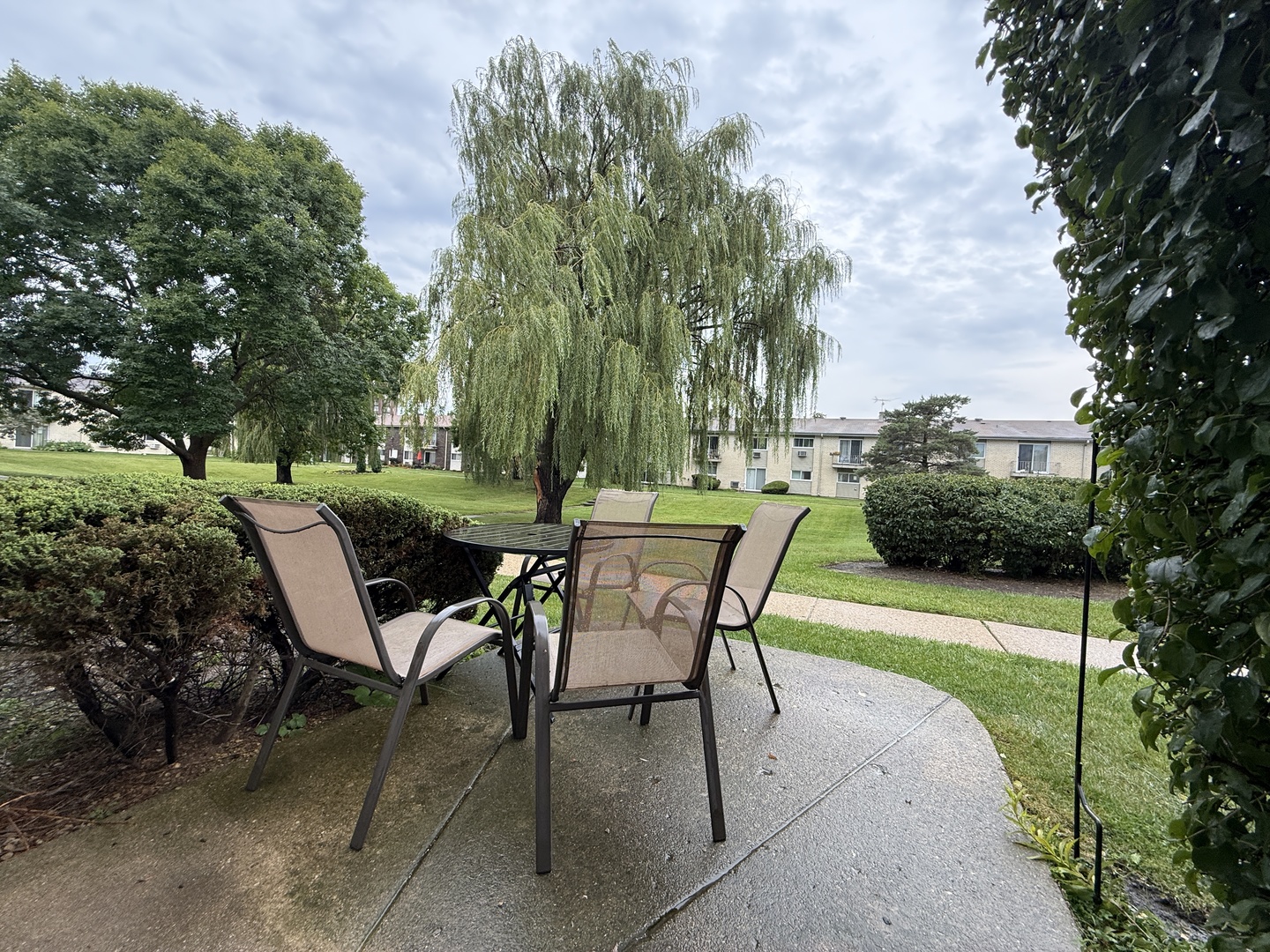 8896 David Place #1H, Des Plaines, IL 60016