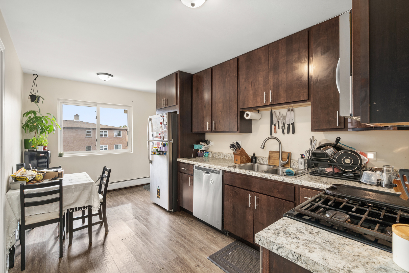 9231-9235 W Irving Park Road, Schiller Park, IL 60176