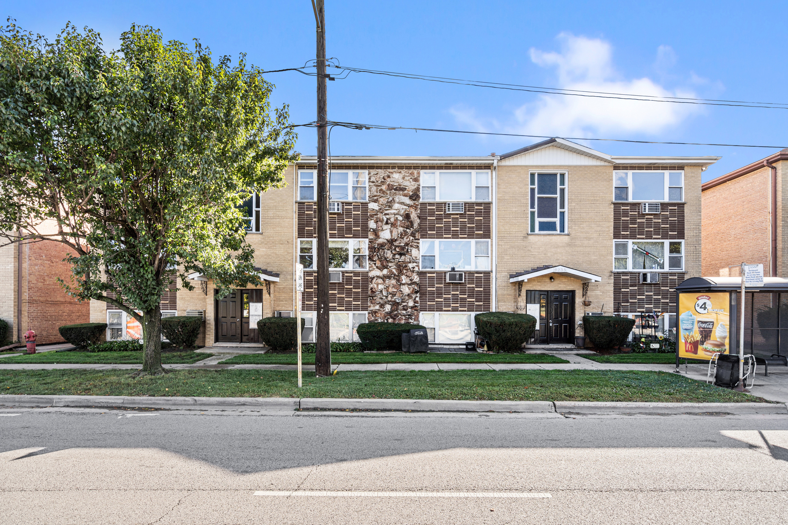 9231-9235 W Irving Park Road, Schiller Park, IL 60176