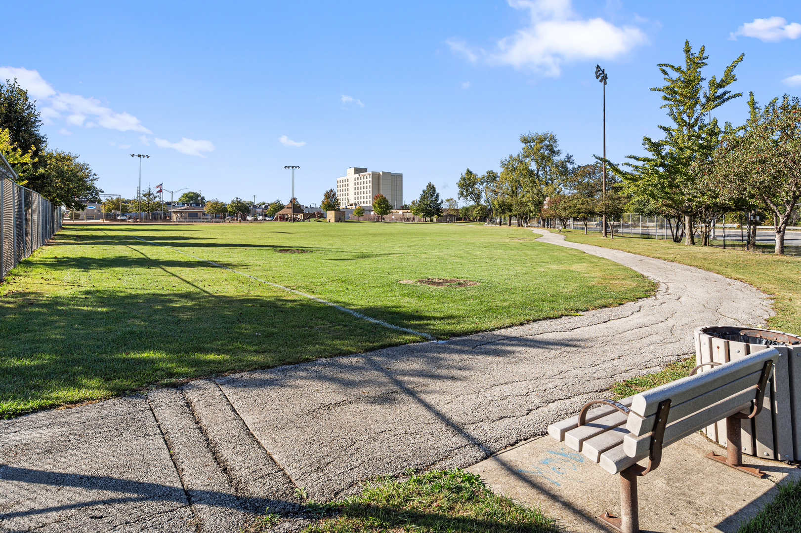 9231-9235 W Irving Park Road, Schiller Park, IL 60176