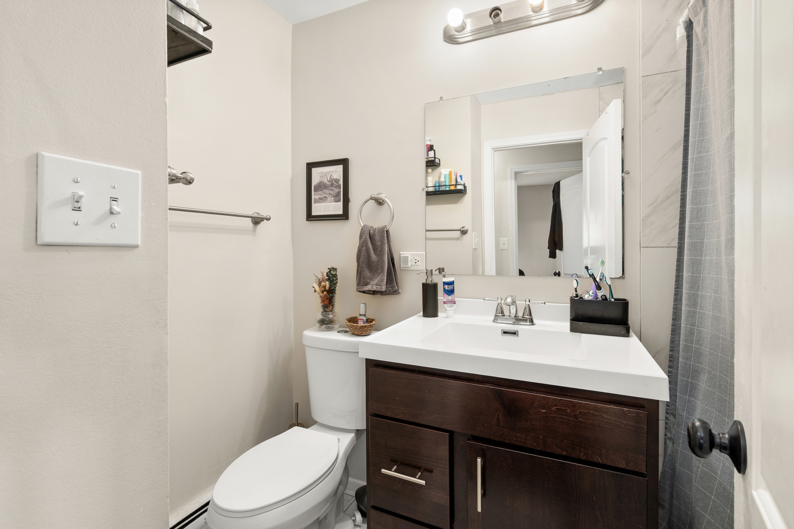 9231-9235 W Irving Park Road, Schiller Park, IL 60176