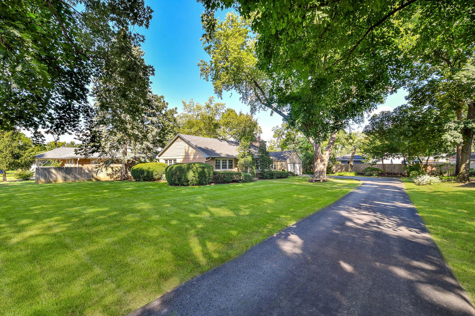 611 Polo Drive, Wheaton, IL 60187