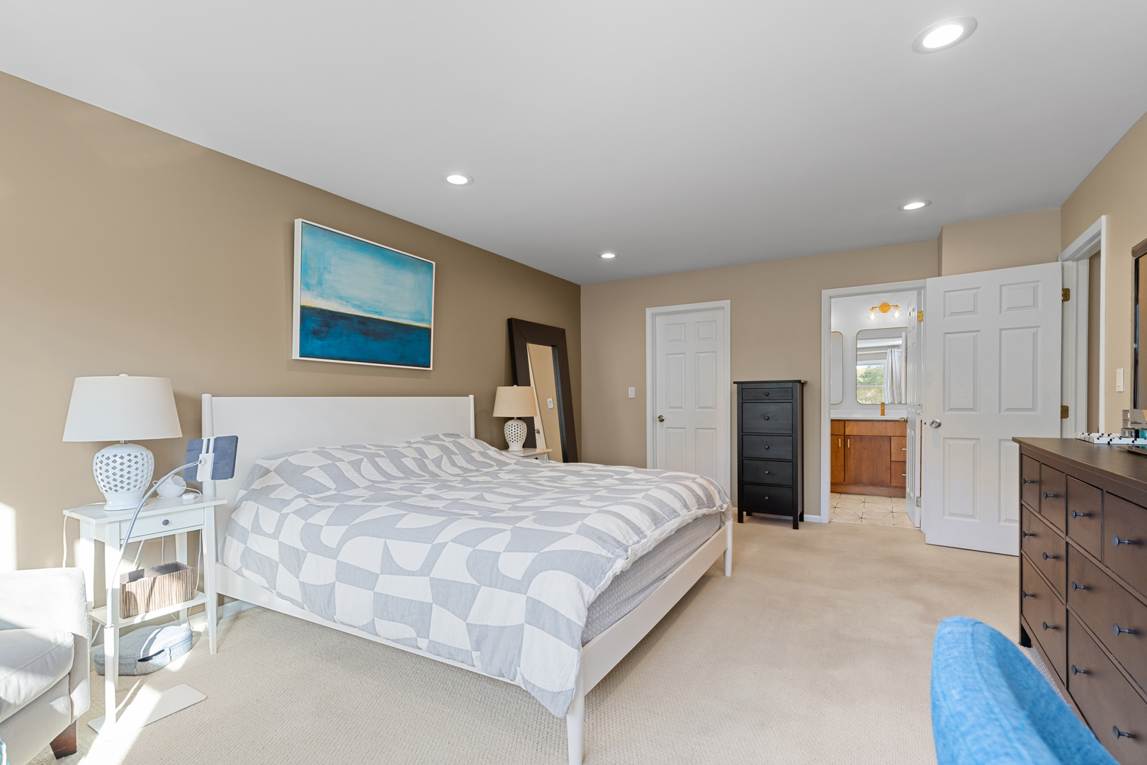 1088 Captains Lane, Wheeling, IL 60090