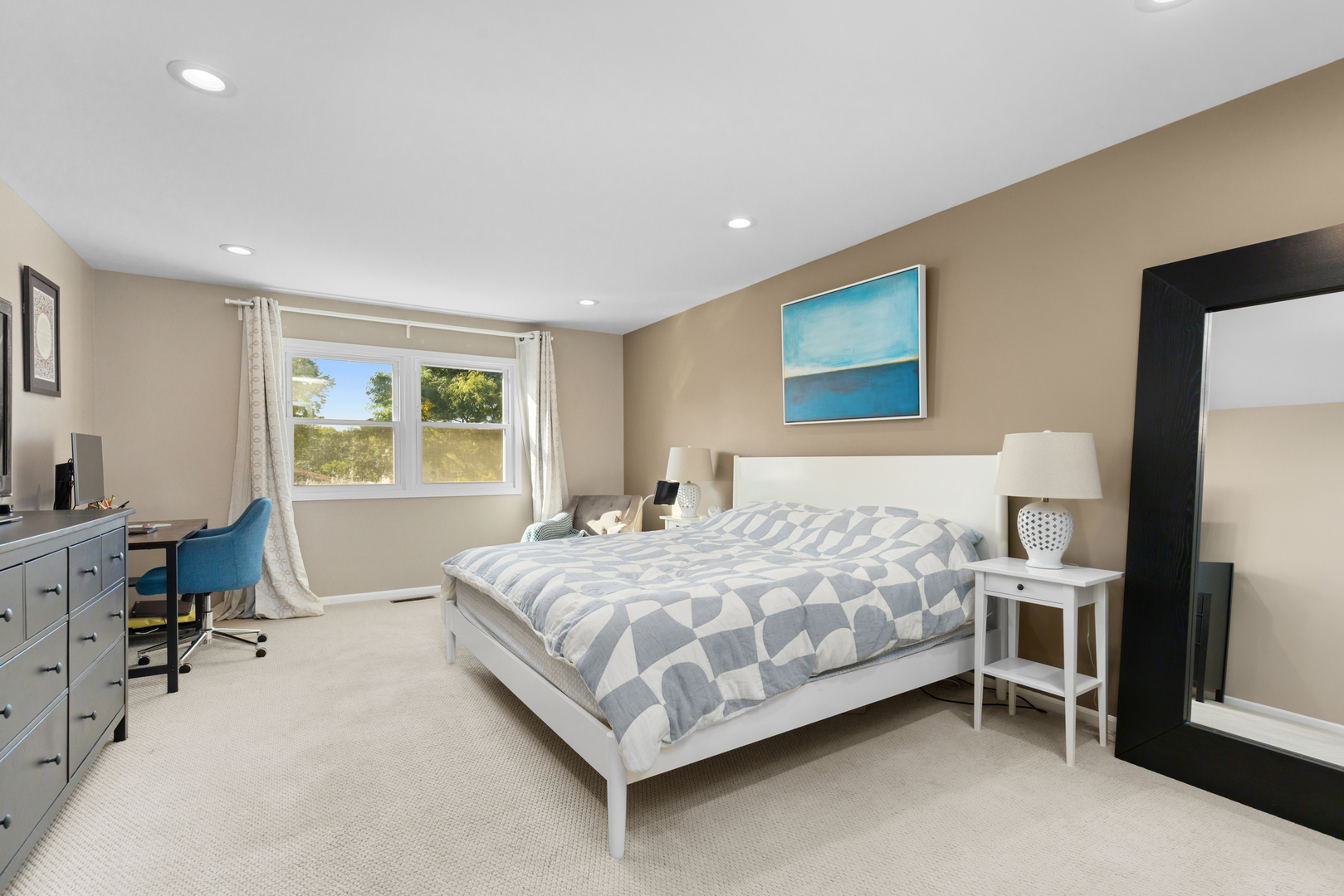 1088 Captains Lane, Wheeling, IL 60090