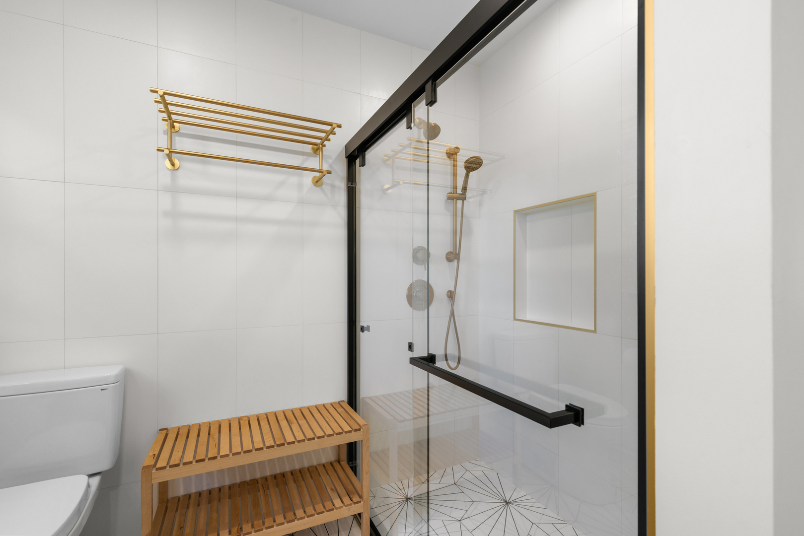 1088 Captains Lane, Wheeling, IL 60090