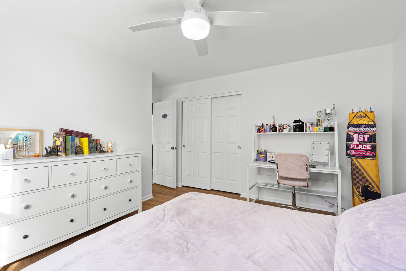 1088 Captains Lane, Wheeling, IL 60090