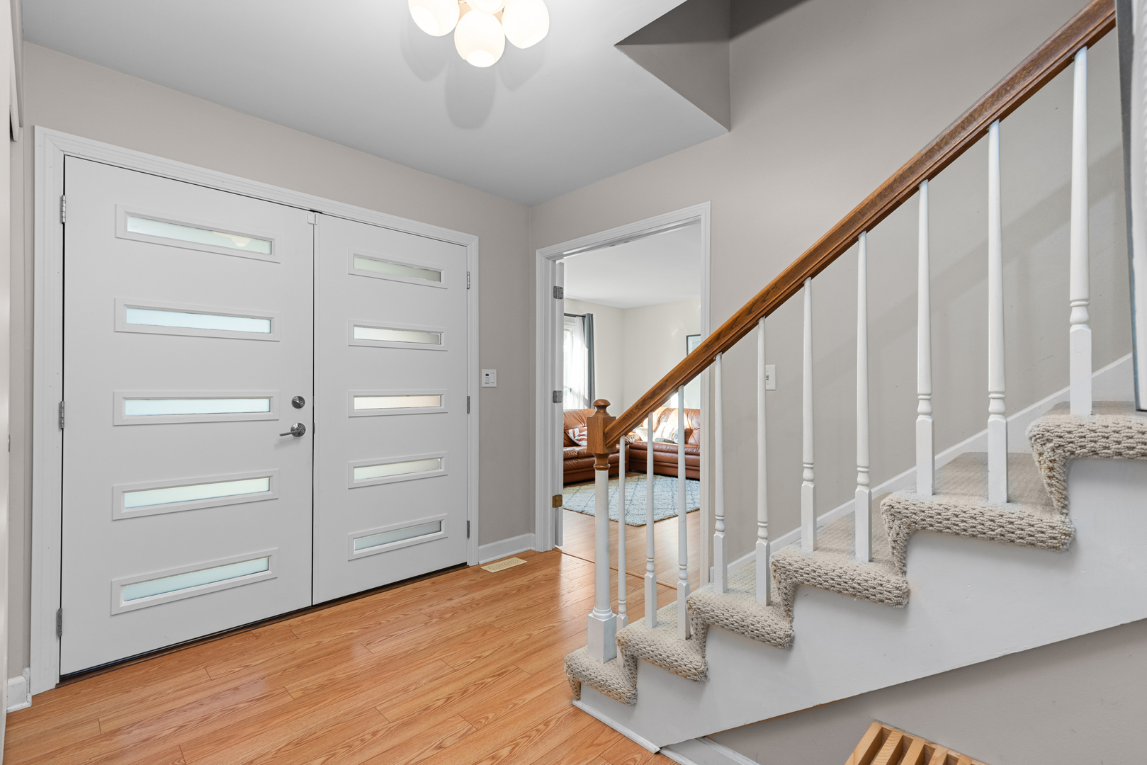 1088 Captains Lane, Wheeling, IL 60090