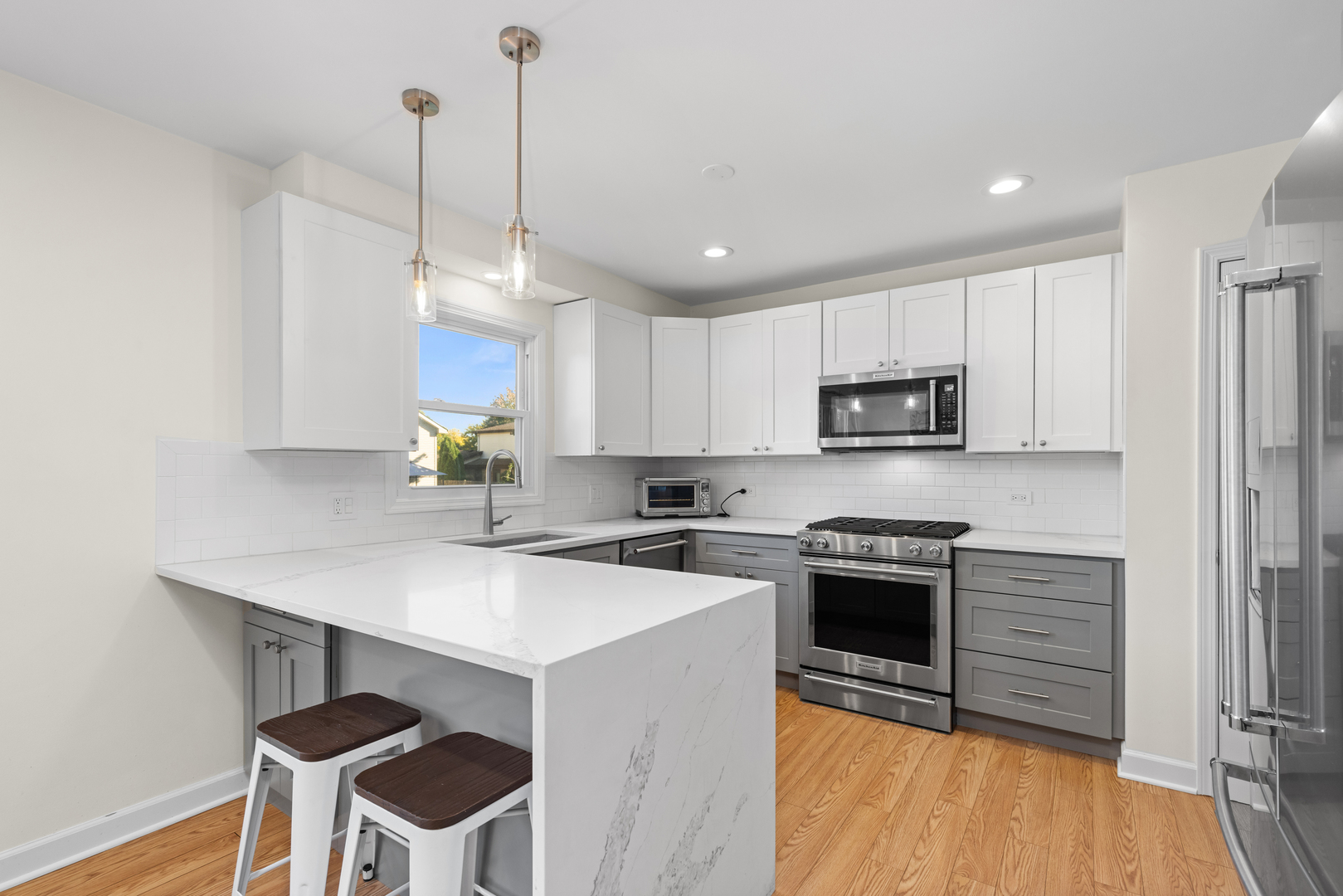 1088 Captains Lane, Wheeling, IL 60090