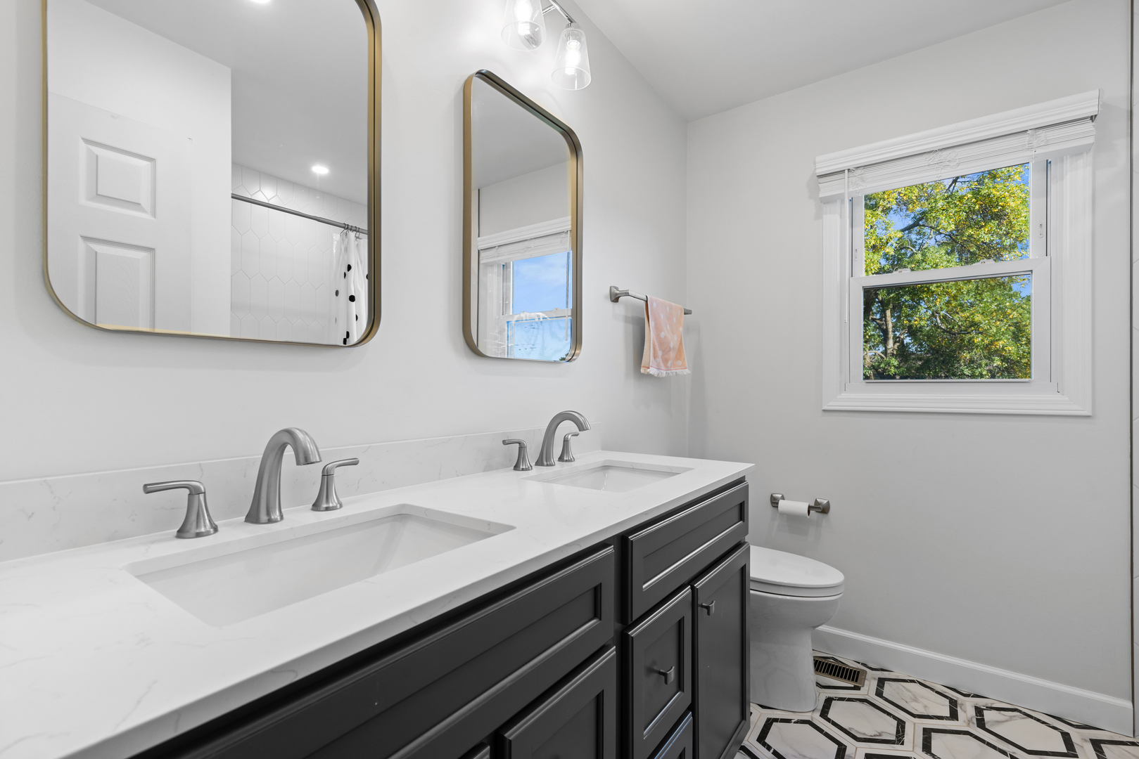 1088 Captains Lane, Wheeling, IL 60090