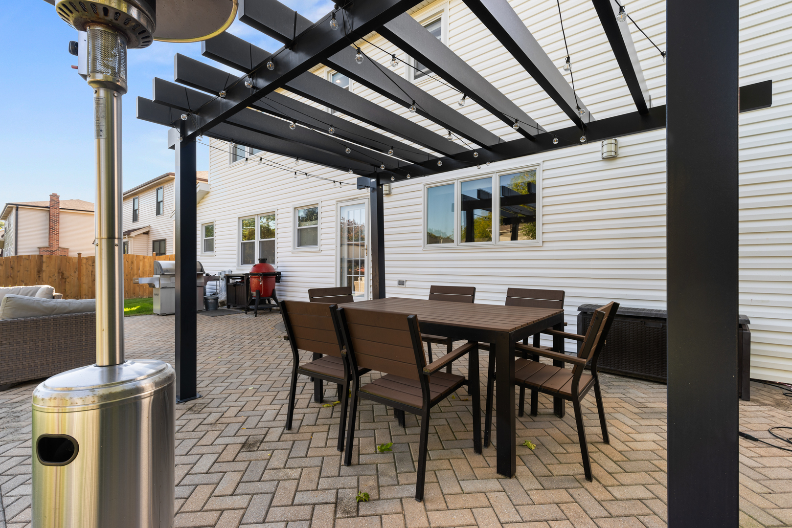 1088 Captains Lane, Wheeling, IL 60090