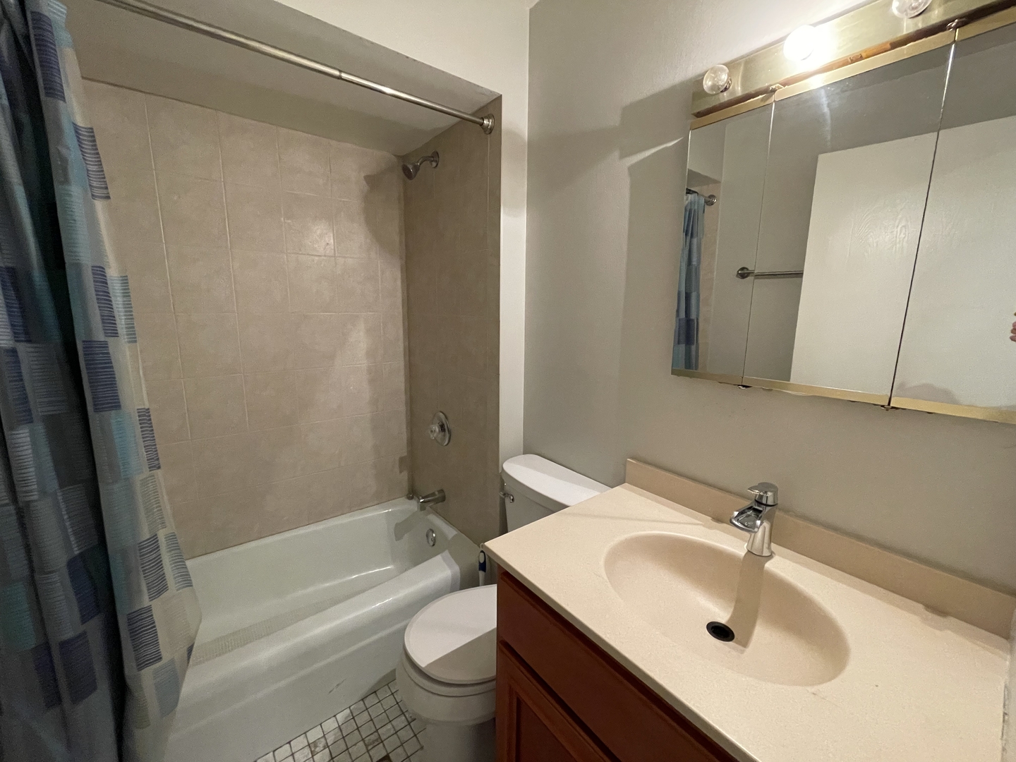 6131 Marshall Avenue #1W, Chicago Ridge, IL 60415