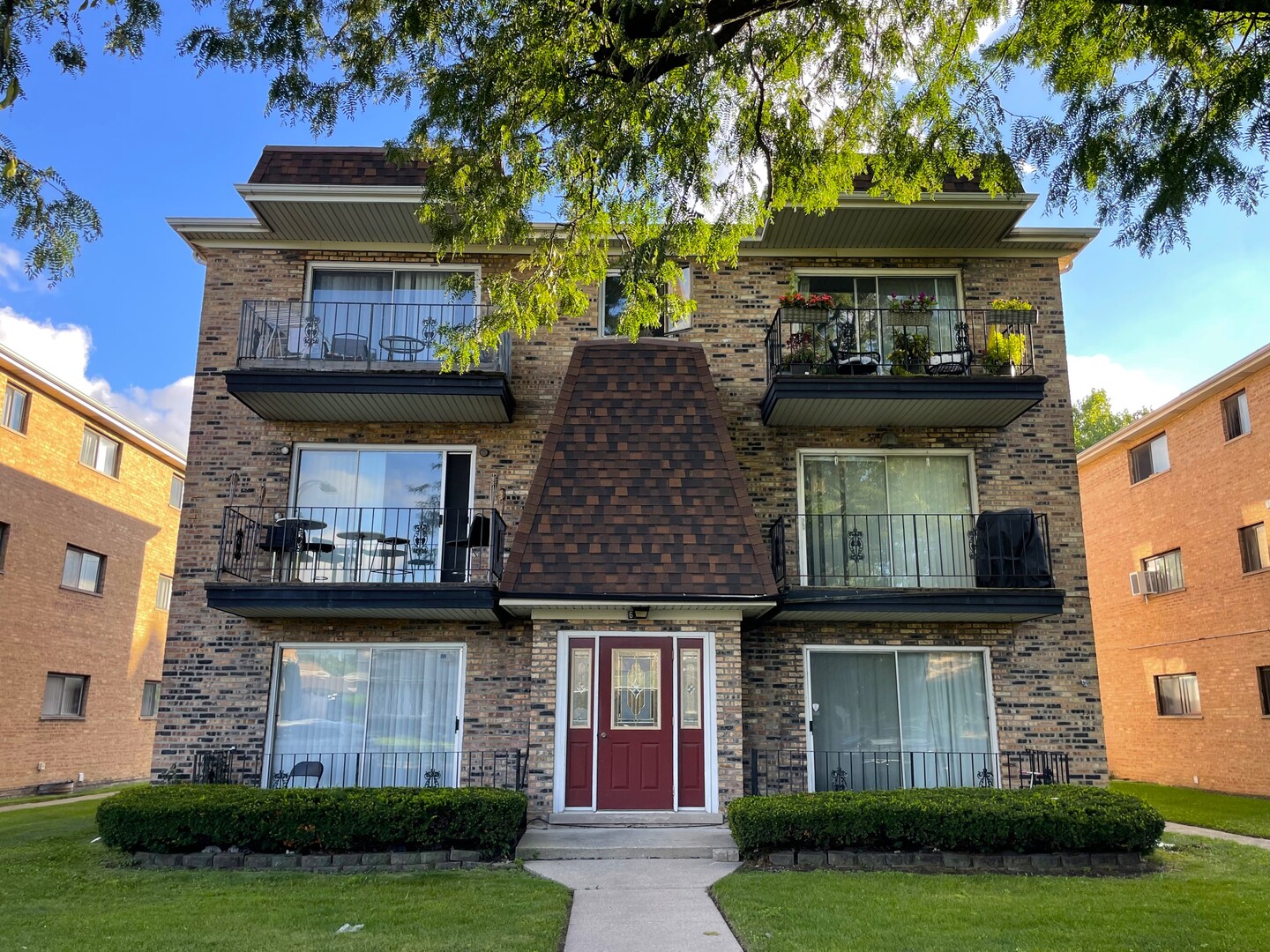 6131 Marshall Avenue #1W, Chicago Ridge, IL 60415