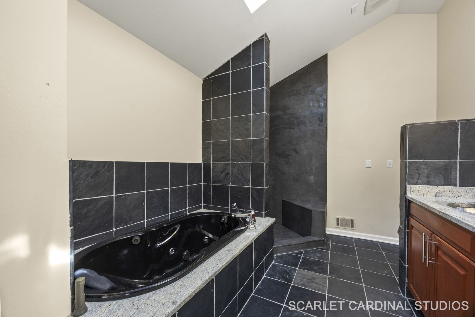 1140 Brighton Road, Naperville, IL 60563