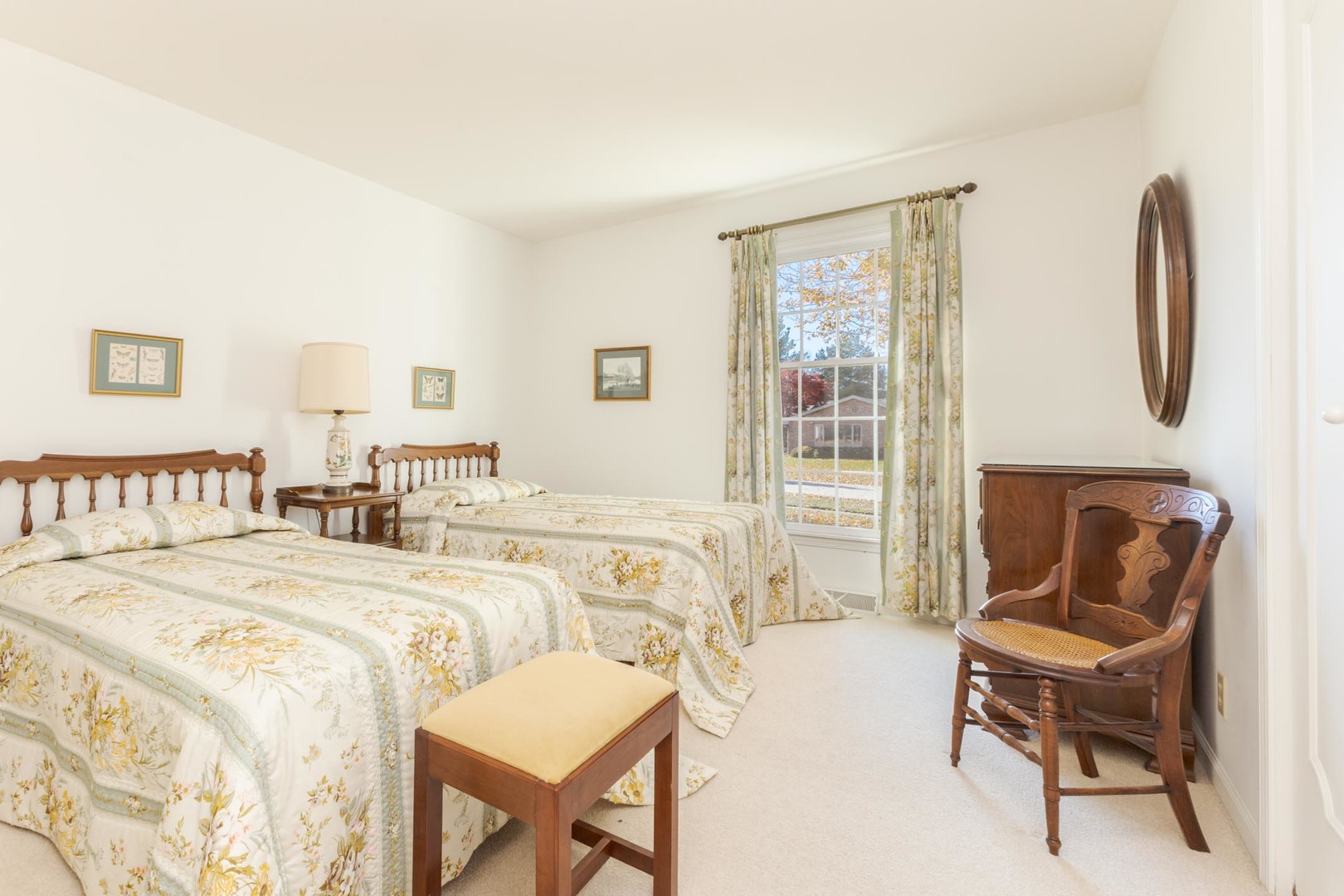 2103 Hedgewood Drive, Bloomington, IL 61704