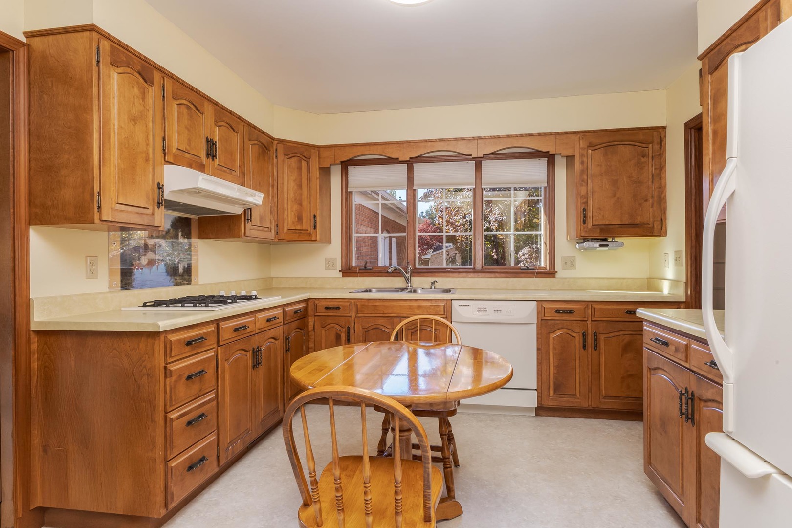 2103 Hedgewood Drive, Bloomington, IL 61704