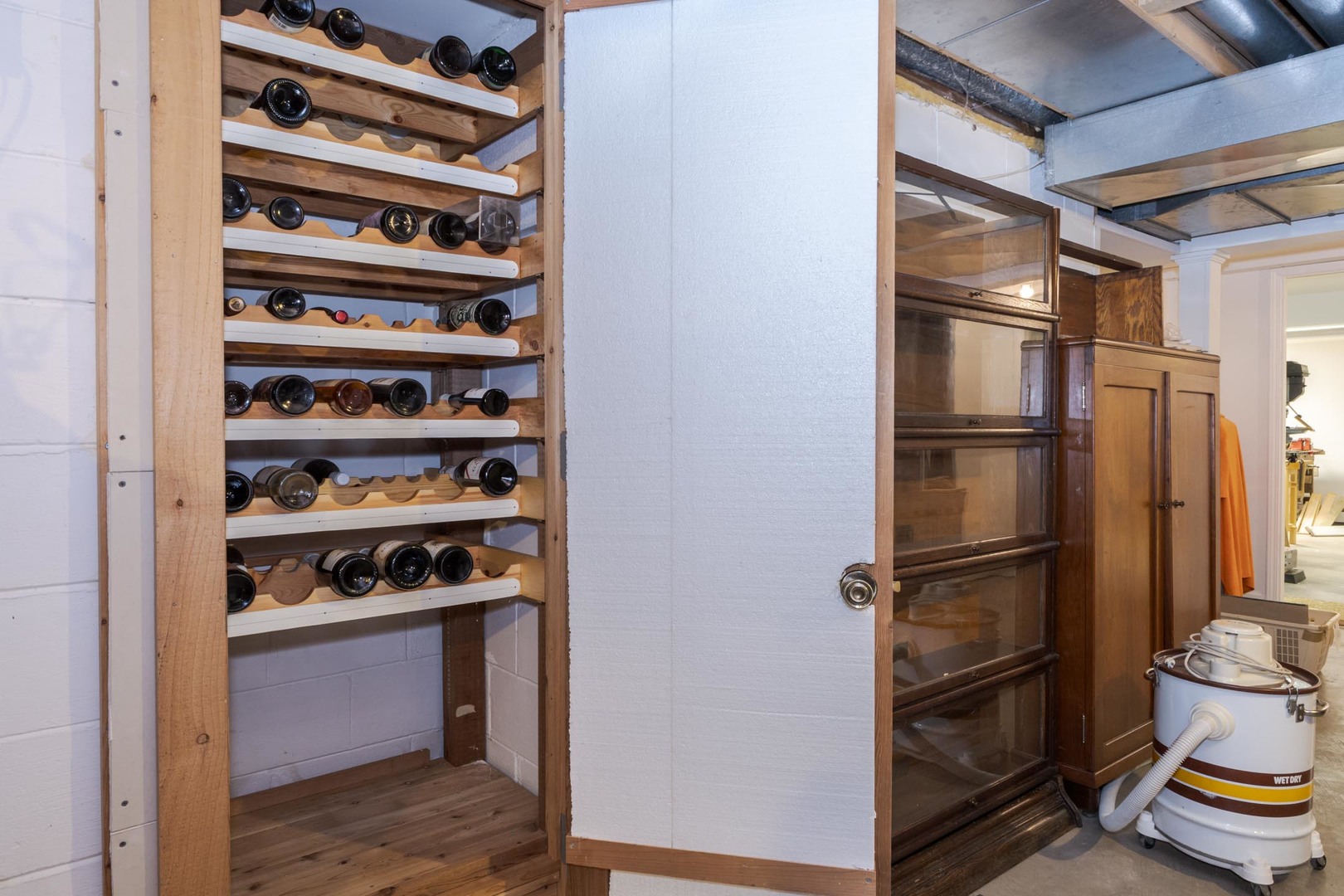 2103 Hedgewood Drive, Bloomington, IL 61704