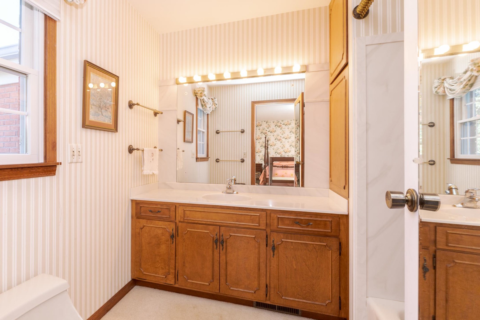 2103 Hedgewood Drive, Bloomington, IL 61704