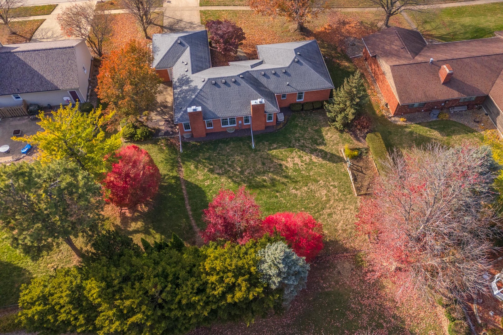 2103 Hedgewood Drive, Bloomington, IL 61704