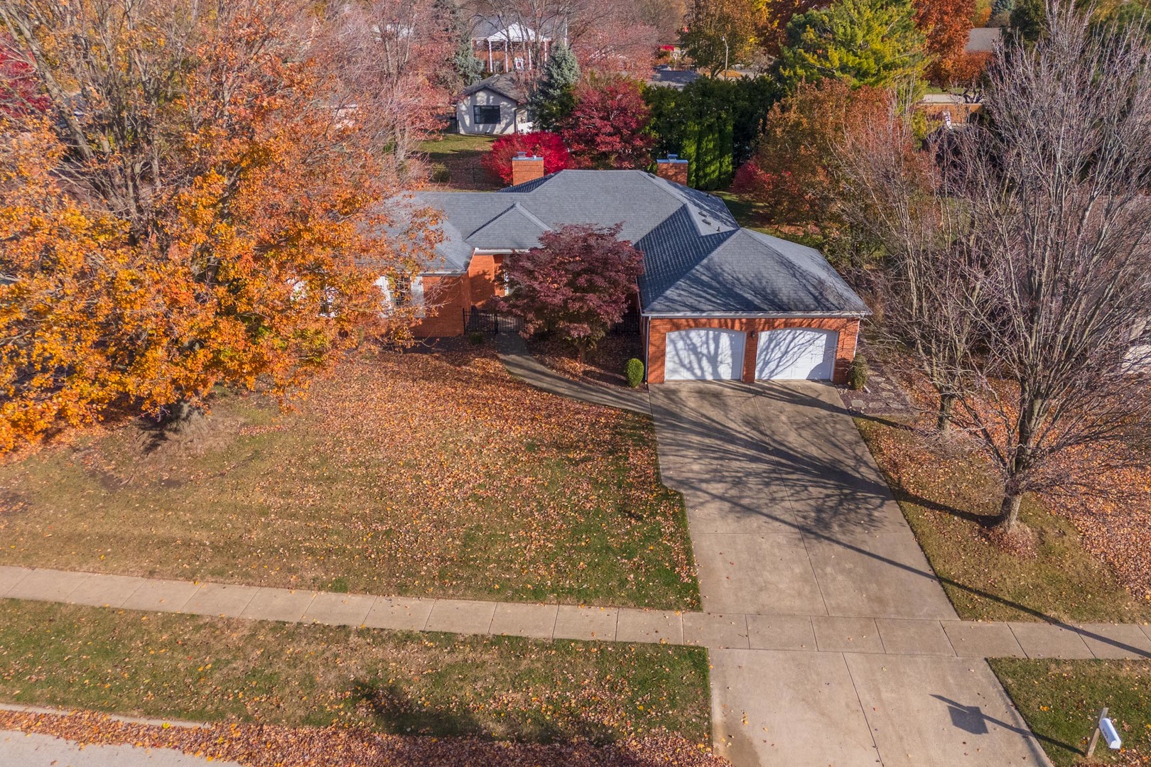 2103 Hedgewood Drive, Bloomington, IL 61704