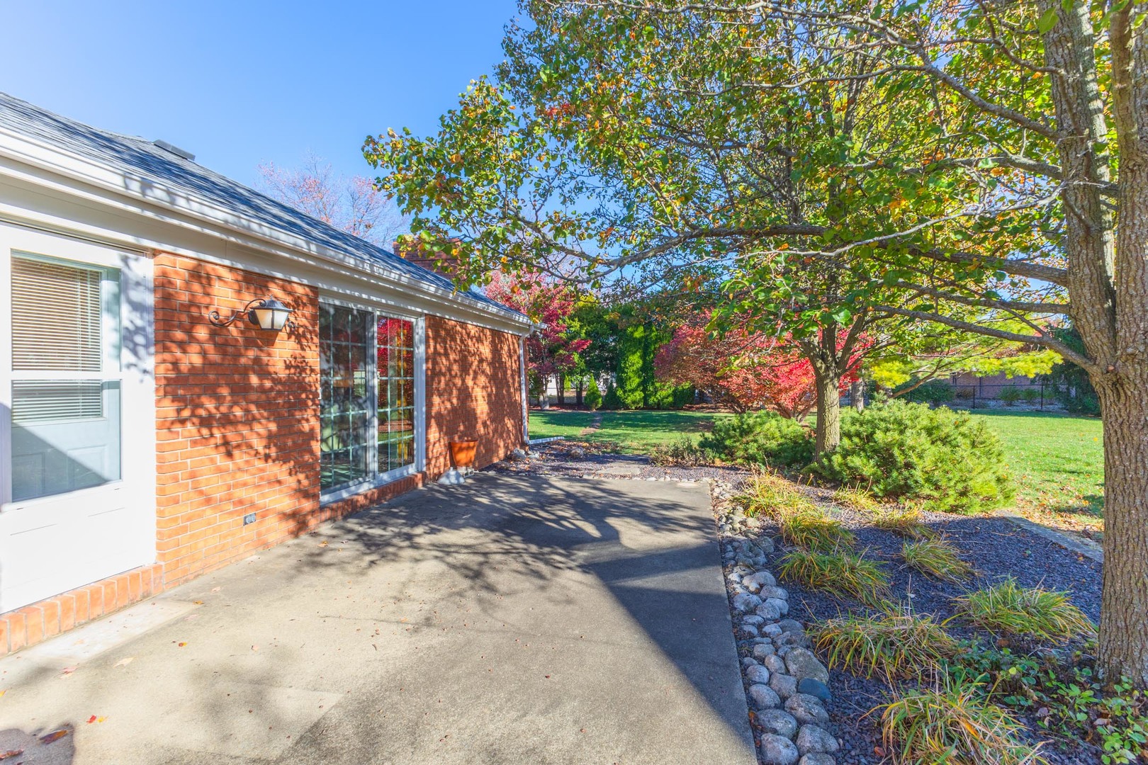 2103 Hedgewood Drive, Bloomington, IL 61704